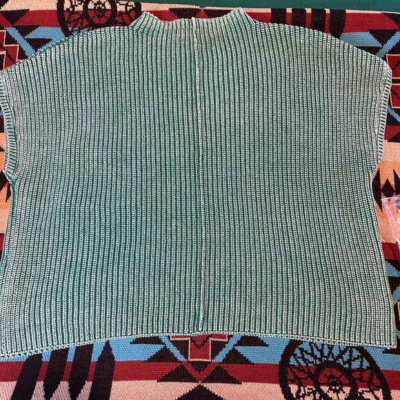 Zenana Crop Sweater - NWOT - Picture 2 of 5